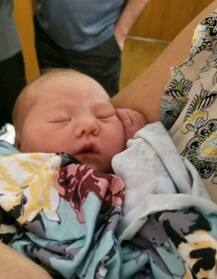 রেস্তোরাঁয় জন্ম নবজাতকের, সারাজীবন নিখরচায় খাবার ও চাকরির প্রতিশ্রুতি