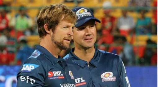 বিশ্বের সর্বকালের সেরা ফিল্ডারদের কথা বলতে গেলে জন্টি রোডসের নাম তালিকার ওপরের দিকেই থাকবে। ছবি সৌজন্যে ট্যুইটার