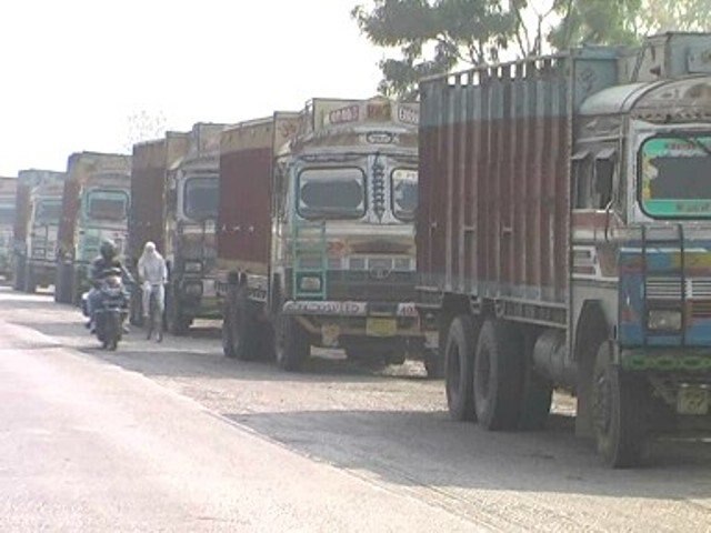 Truckers call of strike; Govt forms high-level panel to look into demands দাবি খতিয়ে দেখতে উচ্চ-পর্যায়ের কমিটি গড়ল কেন্দ্র, প্রত্যাহার ট্রাক ধর্মঘট