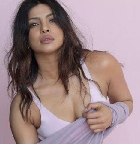 ২০১৭-য় বিশ্বের সবথেকে ক্ষমতাশালী মহিলাদের তালিকায় তাঁর নাম ছিল। 
