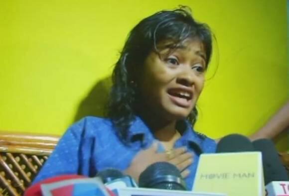 Man taken into custody for abusive propaganda against Hanan মাছ বেচে পড়াশোনা করা, সংসার চালানো কেরলের কলেজছাত্রীকে সোস্যাল মিডিয়ায় কটাক্ষ, পুলিশি হেফাজতে ১