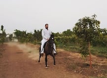 ফের এই ‘বন্ধু’-র সঙ্গে দেখা গেল ক্রিকেটার ইউসুফ পঠানকে