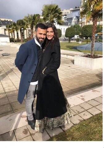 সোশ্যাল মিডিয়ায় যথেষ্ট সক্রিয় সোনাম। সোশ্যাল মিডিয়ায় তাঁর ফলোয়ার সংখ্যা ১৩.৯ মিলিয়নের বেশি। (ছবি-ইনস্টাগ্রাম)