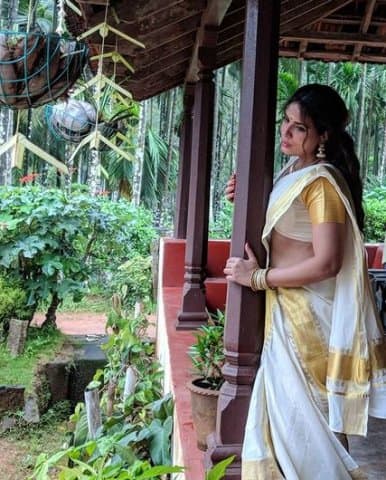 শাকিলার জীবন পর্দায় তুলে ধরা কঠিন কাজ বলেও মন্তব্য করেছেন তিনি।