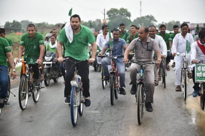 মুজফফরপুরের সরকারি হোমের ঘটনা নিয়ে নীতীশ কুমার সরকারকে তীব্র আক্রমণ করেন তেজস্বী। তিনি অভিযোগ করেন, এ বিষয়ে মুখ্যমন্ত্রীর নীরবতা অপরাধ। ছবি সৌজন্যে ট্যুইটার