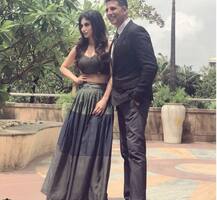 দেখুন! গোল্ড-এর প্রমোশনে অক্ষয় কুমার-মৌনী রায়