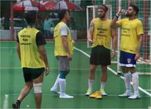 চ্যারিটির কাজে ফুটবল খেললেন ক্রিকেট দুনিয়া এবং বলিউডের এই অভিনেতারা