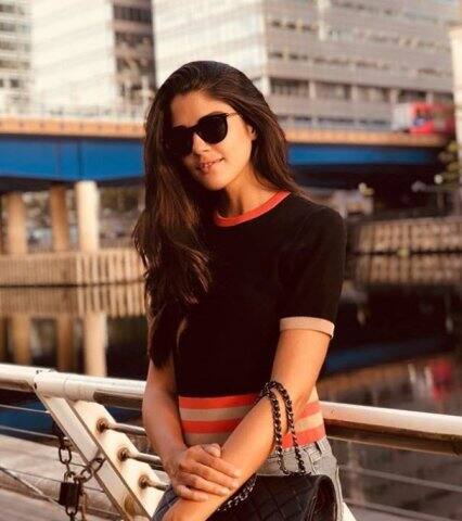 ইজাবেলাকে নিয়ে এখন সোশ্যাল মিডিয়ায় জোর চর্চা। এর কারণ হল, ইনস্টাগ্রামে শেয়ার করা তাঁর সাম্প্রতিক ছবি। ছবি-ইনস্টাগ্রাম
