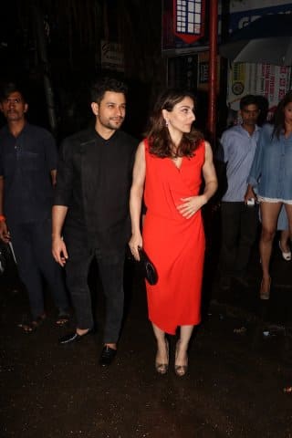 এখানে বলে দেওয়া যাক, প্রায়ই, নিজেদের সন্তানদের নিয়ে একসঙ্গে সময় কাটাতে দেখা যায় এই দম্পতিদের।