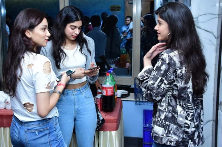 শানায়া সঞ্জয় কপূরের মেয়ে।