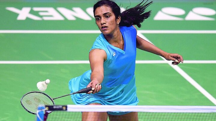 PV Sindhu beaten by Carolina Marin in Badminton World Championship final ক্যারোলিনা মারিনের কাছে হার, পরপর দু’বার বিশ্ব চ্যাম্পিয়নশিপে রুপো সিন্ধুর