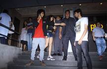 ঈশান খট্টারের সঙ্গে ছবি দেখতে গিয়েছিলেন জাহ্নবী কপূর, এড়াতে পারলেন না ক্যামেরার নজর