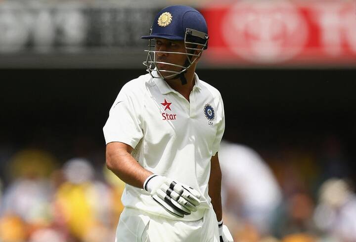 ২০১৪-তে টেস্ট ক্রিকেট থেকে অবসর নিয়েছেন ধোনি। এরপর তিনি শুধু সীমিত ওভারের ক্রিকেটই খেলছেন।