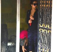 এক সঙ্গে জিম থেকে বার হচ্ছেন করিনা, মালাইকা