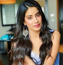 ‘ধড়ক’-এর সাফল্যের পর বড়সড় সুযোগ জাহ্নবির, পর্দায় দেখা যাবে রণবীর-আলিয়ার সঙ্গে