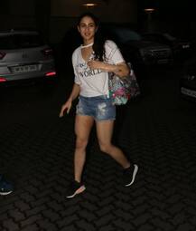 তাঁর হাসিতেই ঘায়েল ভক্তরা, ক্যামেরায় ধরা পড়লেন সেই বলি সুন্দরী