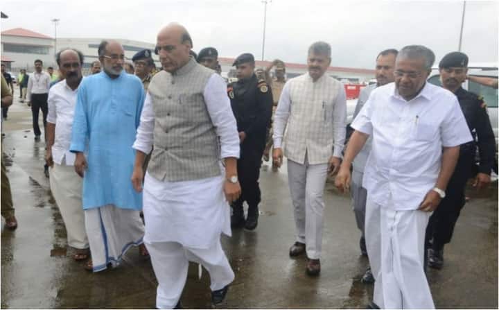 কেন্দ্রীয় স্বরাষ্ট্রমন্ত্রী রাজনাথ সিংহ রবিবার আকাশপথে কেরলের বন্যা পরিস্থিতি খতিয়ে দেখেন। প্রাথমিকভাবে তিনি ১০০ কোটি টাকার কেন্দ্রীয় আর্থিক সাহায্যের ঘোষণা করেন। ছবি-টুইটার