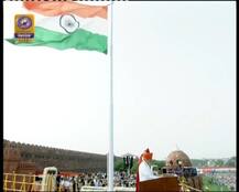 স্বাধীনতা দিবসের সকালে প্রধানমন্ত্রী মোদীর বিভিন্ন মুহূর্ত