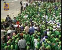 দেখুন, স্বাধীনতা দিবসে লালকেল্লায় ভাষণ দেওয়ার পর শিশুদের সঙ্গে প্রধানমন্ত্রী