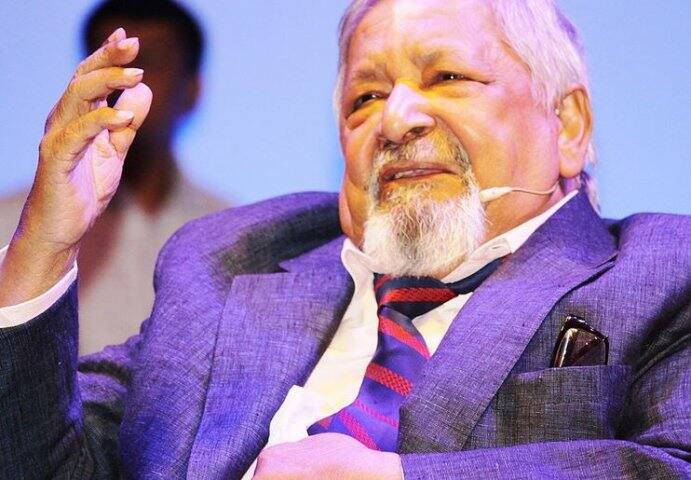 ১২ তারিখ প্রয়াত হন নোবেলজয়ী লেখক ভি এস নাইপল। বয়স হয়েছিল ৮৫ বছর। ছবি সৌজন্যে উইকিপিডিয়া