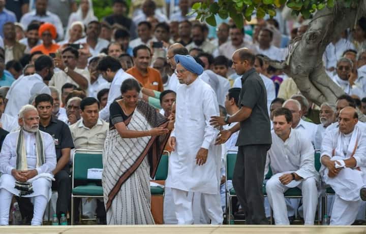 প্রাক্তন প্রধানমন্ত্রী মনমোহন সিংহও হাজির ছিলেন। ছবি সৌজন্যে পিটিআই
