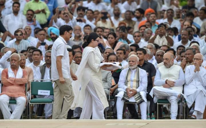 বাজপেয়ীর পরিবারের লোকজনও শেষকৃত্যে হাজির ছিলেন। ছবি সৌজন্যে পিটিআই