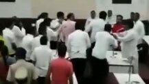বাজপেয়ীর প্রয়াণে শোক প্রস্তাব আনা নিয়ে মহারাষ্ট্রের ঔরঙ্গাবাদ পুরসভায় বিজেপি-এআইএমআইএম পুরপিতাদের মারামারি, দেখুন ভিডিও