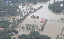 দেখুন, আকাশপথ থেকে তোলা কেরলের ভয়াবহ বন্যার ছবি