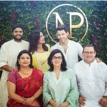 সম্পন্ন প্রিয়ঙ্কা-নিকের বাগদান, জোনাস পরিবারে \'পিসি\'কে স্বাগত জানালেন পরিবারের সদস্যরা