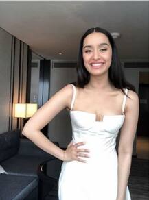 ইনস্টাগ্রামে সবচেয়ে জনপ্রিয় বলিউড অভিনেত্রী শ্রদ্ধা কপূর, দাবি রিপোর্টে