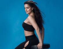 ফটোশ্যুট চলাকালেই আচমকা নাচতে শুরু করলেন আমিষা পটেল, ভিডিও ভাইরাল