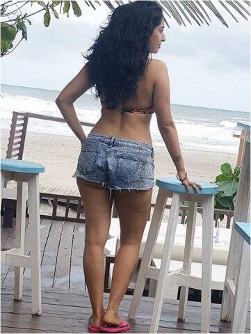 পপ গানের দল ভিভায় গাইতেন। ২০০২-এ কেরিয়ার শুরু নেহার। ২০১৪-য় সুরকার সমীরউদ্দিনের সঙ্গে বিয়ে হয় তাঁর। নেহার সব ছবি ইনস্টাগ্রাম থেকে নেওয়া।