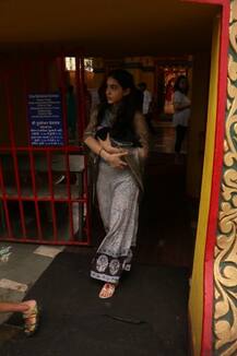 দেখুন! মা-ভাইয়ের সঙ্গে মন্দিরে সারা আলি খান