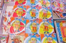 এবার কানপুরে দেদার বিকোল মোদী, স্বচ্ছ ভারত, পদ্মের ছবি দেওয়া রাখী