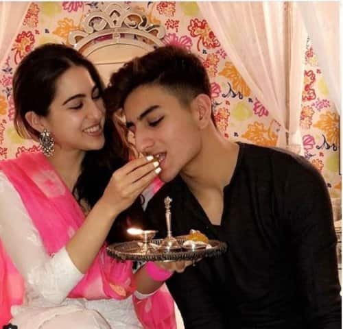 সেফের দুই ছেলেমেয়ে সারা আলি খান ও ইব্রাহিমের রাখিবন্ধন উদযাপন।