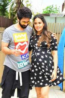 মেয়ে মিশার দুবছরের জন্মদিনে এই স্টাইলিশ পোশাকে দেখা গেল অন্তঃসত্ত্বা মাকে