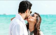 এই রোম্যান্টিক ছবিটিই স্ত্রী নেহা ধুপিয়াকে জন্মদিনে উপহার দিলেন অঙ্গদ বেদী