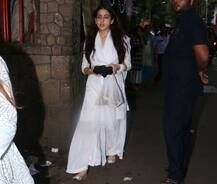 ফের মুম্বইয়ের শনি মন্দির শ্রী মুকুটেশ্বরে মা অমৃতার সঙ্গে গেলেন সেফ কন্যা-সারা, দানও করলেন