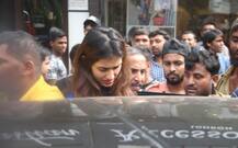 টাইগার শ্রফের সঙ্গে গিয়েছিলেন লাঞ্চ ডেটে, ফেরার সময় অনুরাগীদের ঠেলাঠেলিতে দৃশ্যতই অস্বস্তিতে দিশা পাটানি