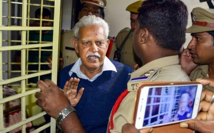 HC questions Maharashtra police's media briefing in case against activists ৫ বামপন্থী বিদ্বজ্জনের গ্রেফতারি: কেন সাংবাদিক সম্মেলন করে চিঠি পড়ে শোনাল পুলিশ, প্রশ্ন বম্বে হাইকোর্টের