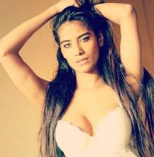 ছবিতে দেখুন, পুনম এবার ‘লেডি গব্বর সিংহ’