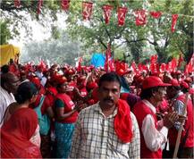 দিল্লির রাজপথে কৃষক-মজুরদের মিছিল, সামিল নারী ও শিশুরাও