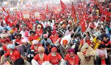 দিল্লির রাজপথে কৃষক-মজুরদের মিছিল, সামিল নারী ও শিশুরাও