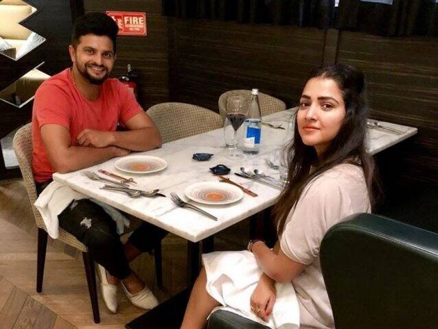 এর আগেও একাধিকবার স্ত্রীর সঙ্গে তোলা ছবি সোশ্যাল মিডিয়ায় পোস্ট করেছেন রায়না। ছবি সৌজন্যে ইনস্টাগ্রাম