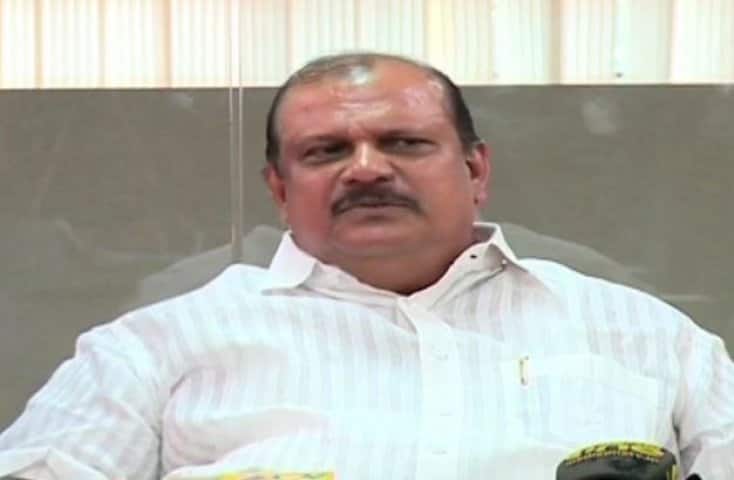 বিশপের হাতে ‘ধর্ষিতা’ খ্রিষ্টান সন্ন্যাসিনীকে বেশ্যা আখ্যা দিলেন কেরলের এই বিধায়ক Nun is a prostitute says, Kerala MLA on rape allegations against Jalandhar Bishop Franco Mulackal বিশপের হাতে ‘ধর্ষিতা’ খ্রিষ্টান সন্ন্যাসিনীকে বেশ্যা আখ্যা দিলেন কেরলের এই বিধায়ক