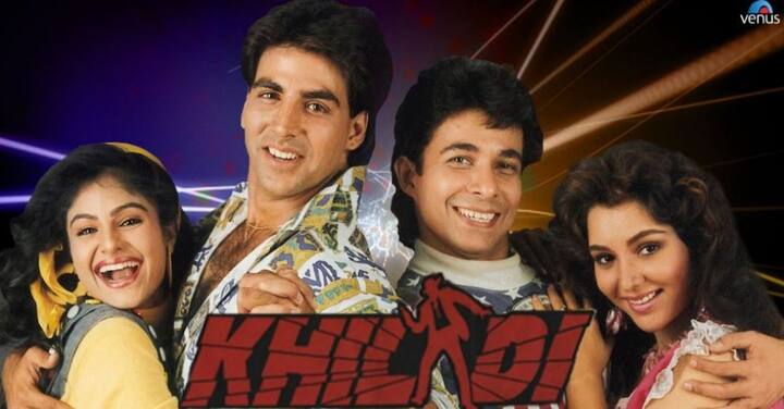 ১৯৯২ সালে মুক্তি পায় আব্বাস মস্তান পরিচালিত ‘খিলাড়ি’। এই ছবিটি সে বছর বক্স অফিসে সবচেয়ে বেশি সাফল্য পায়। ছবিটিতে মার্শাল আর্টে নিজের দক্ষতা দেখান অক্ষয়। এই ছবি থেকেই ‘খিলাড়ি’ হিসেবে তাঁর যাত্রা শুরু হয়। ছবি সৌজন্যে ইউটিউব