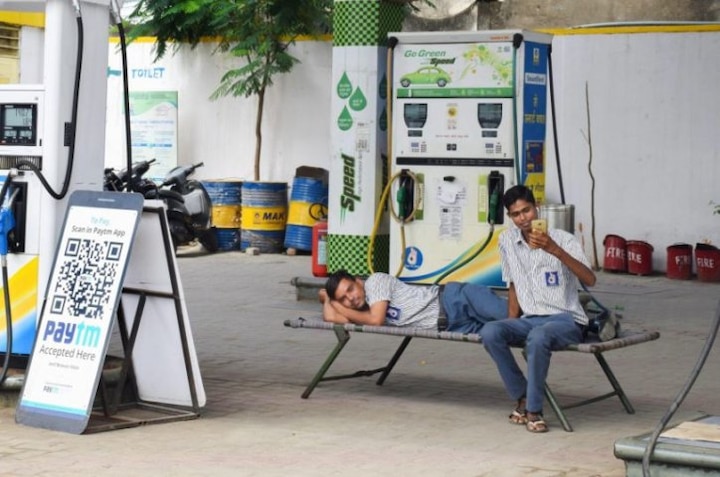 Petrol diesel prices hiked again, govt rules out excise duty cut ফের বাড়ল পেট্রোল-ডিজেলের দাম, মূল্যবৃদ্ধি রোখা আমাদের হাতে নেই, জানিয়ে দিল কেন্দ্র