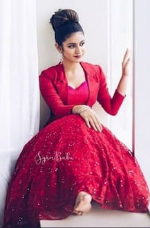 একেবারে অন্য রূপে উইঙ্ক গার্ল প্রিয়া প্রকাশ