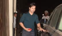 গভীর রাতে কার বাড়ি থেকে বেরোচ্ছেন বরুণ ধবন?