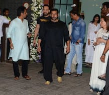 বোন অর্পিতার বাড়িতে গণপতি পুজোয় সলমন খান, সঙ্গে বর্তমান ও প্রাক্তন প্রেমিকারা